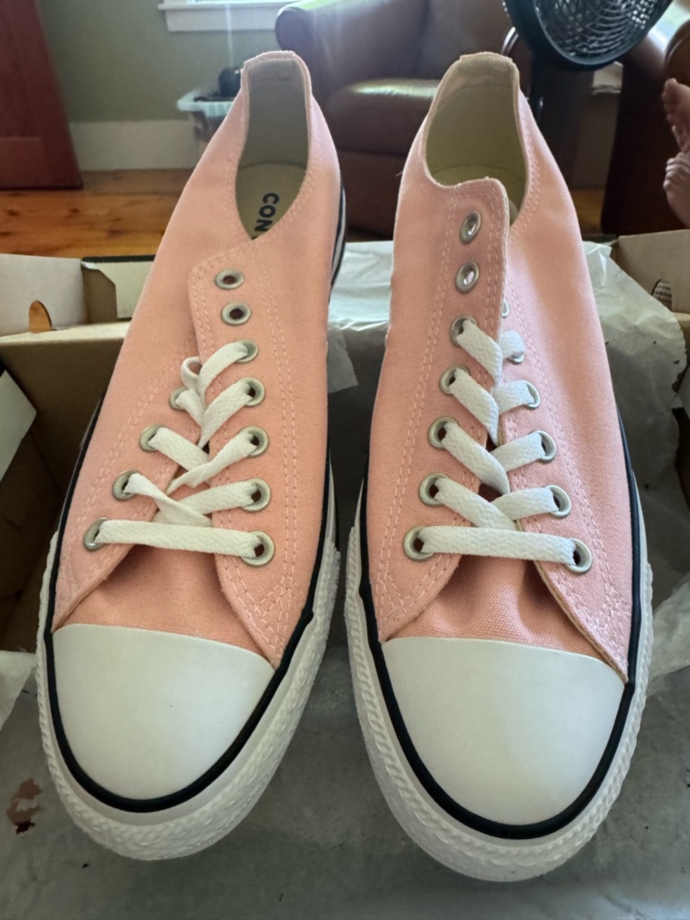 Classic Converse Canvas Low-Top Sneakers - Pink